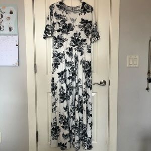 2X GUC Agnes & Dora maxi dress